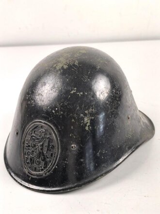 Niederlande, Stahlhelm Modell 1934. Überlackiertes Stück , ungereinigt