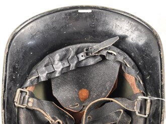 Niederlande, Stahlhelm Modell 1934. Überlackiertes Stück , ungereinigt