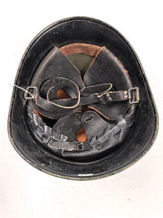 Niederlande, Stahlhelm Modell 1934. Überlackiertes Stück , ungereinigt