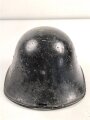 Niederlande, Stahlhelm Modell 1934. Überlackiertes Stück , ungereinigt