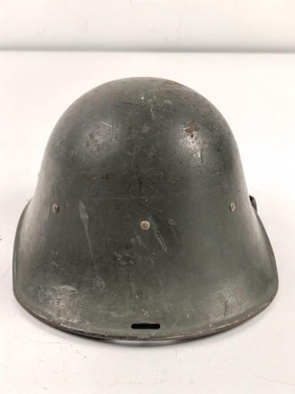 Niederlande, Stahlhelm Modell 1934. Originallack, das Emblem entfernt , ungereinigt