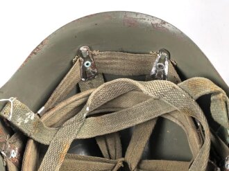 Portugal, Stahlhelm M40/63 für Fallschirmtruppen. Originallack, ungereinigtes Stück