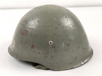 Portugal, Stahlhelm M40/63 für Fallschirmtruppen. Originallack, ungereinigtes Stück