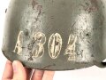 Portugal, Stahlhelm M40/63 für Fallschirmtruppen. Originallack, ungereinigtes Stück