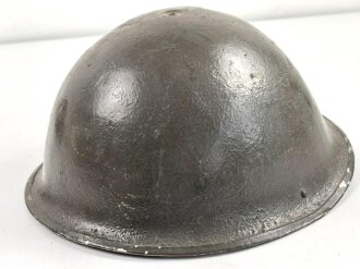 Großbritannien, Stahlhelm "Turtle " das Innenfutter datiert 1959, Originallack, ungereinigtes Stück