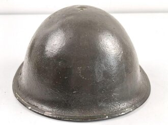 Großbritannien, Stahlhelm "Turtle " das Innenfutter datiert 1959, Originallack, ungereinigtes Stück