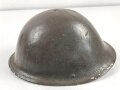 Großbritannien, Stahlhelm "Turtle " das Innenfutter datiert 1959, Originallack, ungereinigtes Stück