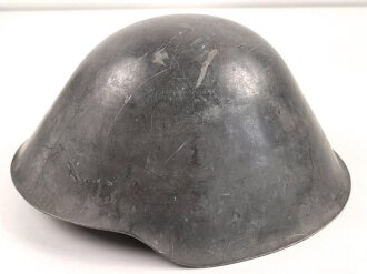 DDR, Stahlhelm der Nationalen Volksarmee, die Glocke...