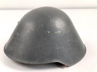 DDR, Stahlhelm der Nationalen Volksarmee, die Glocke...