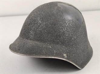 Schweiz, Stahlhelm M18/43 . Originallack, ungereinigt