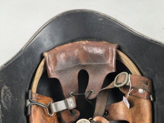 Schweiz, Stahlhelm M18/43 . Originallack, ungereinigt