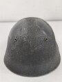 Schweiz, Stahlhelm M18/43 . Originallack, ungereinigt