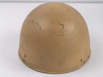 Schweiz, Stahlhelm M48/62. Originallack, getragenes Stück, überlackiert