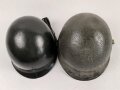 U.S. Army WWII Stahlhelm. Nach dem Krieg bei der U.S. Armee weitergetragen und im Zuge dessen mit frischem Lack, Schweißleder und vermutlich neuerem Kinnriemen versehen. Ungereinigt