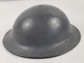 Großbritannien, Stahlhelm datiert 1943. Originallack, höchstwahrscheinlich "Civil defense" Zivilschutz.