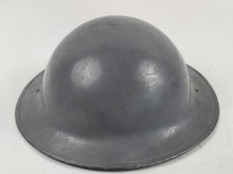 Großbritannien, Stahlhelm datiert 1943. Originallack, höchstwahrscheinlich "Civil defense" Zivilschutz.