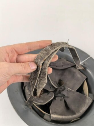 Großbritannien, Stahlhelm datiert 1943. Originallack, höchstwahrscheinlich "Civil defense" Zivilschutz.