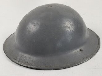 Großbritannien, Stahlhelm datiert 1941....