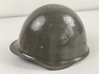 Ungarn, Stahlhelm Modell 1970. Ungereinigtes Stück,...