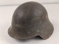 Spanien, Stahlhelm Modell 1926. Ungereinigtes Stück , in Teilen überlackiert