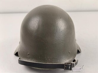 Spanien, Stahlhelm Modell 1926. Ungereinigt, eher moderne Fertigung