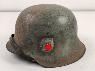 Heer, Stahlhelm Modell 1942. Durch die originale...