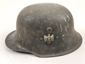 Stahlhelm für eine Kinderuniform . Originallack,...