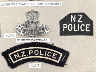 Neuseeland, Sammlung Ärmelabzeichen der Polizei, auf Karton getackert