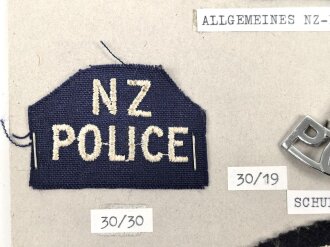 Neuseeland, Sammlung Ärmelabzeichen der Polizei, auf Karton getackert