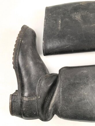 Paar Stiefel für einen Unteroffizier. Sohlenlänge 28,5cm, ungereinigtes Paar aus stabilem Leder