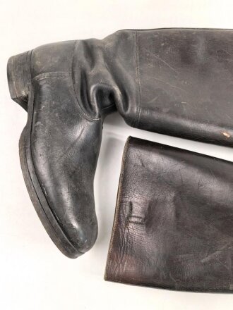 Paar Stiefel für einen Unteroffizier. Sohlenlänge 27,5cm, ungereinigtes Paar aus stabilem Leder