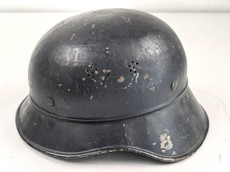 Stahlhelm Luftschutz. In allen Teilen original, wohl nach dem Krieg bei der Feuerwehr im Bestand