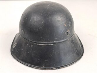 Stahlhelm Luftschutz. In allen Teilen original, wohl nach dem Krieg bei der Feuerwehr im Bestand