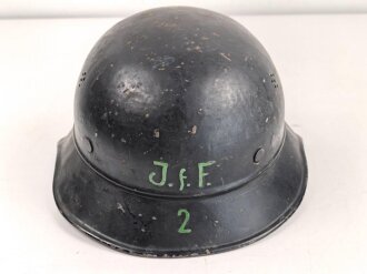 Stahlhelm Luftschutz. In allen Teilen original, wohl nach dem Krieg bei der Feuerwehr im Bestand