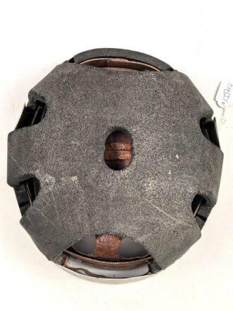 Innenfutter für einen Stahlhelm Fallschirmjäger. Ältere Sammleranfertigung, Einzelstück aus Sammlungsauflösung