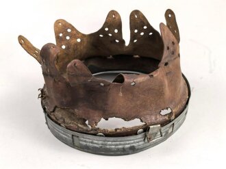 Innenfutter für einen Stahlhelm M40 oder 42 der Wehrmacht, der Ring original, das Leder samt Nieten meiner Meinung nach neuzeitlich. Für Glockengrööse 68 / Kopfgrösse 61