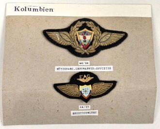 Kolumbien/ Südamerika, Mützenabzeichen und Brustschwinge Luftwaffe, auf Karton geklebt