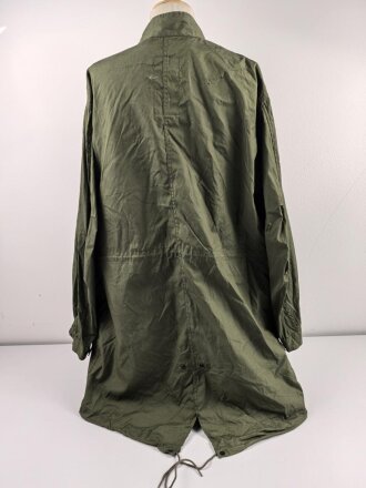 U.S. Army 1983 dated, Parka, Extreme cold weather. Size small, very good condition