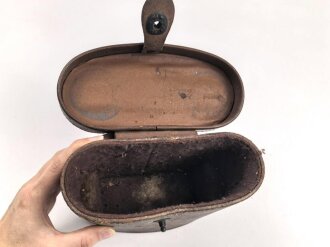 U.S. WWII Case, Carrying M17. Used, outside good condition, inside uncleaned