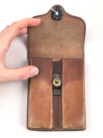 U.S. Army brown leather pistol magazine pouch "...