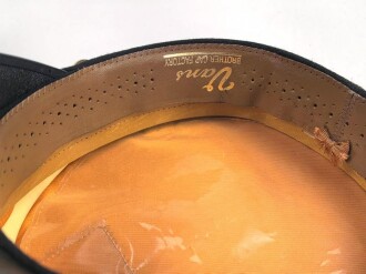 U.S. Army officers, Infantry dress visor cap. very good condition, size 7 1/4. Missing the chin strap