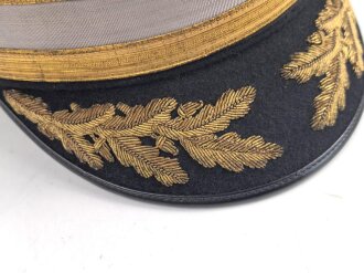 U.S. Army officers, Infantry dress visor cap. very good condition, size 7 1/4. Missing the chin strap