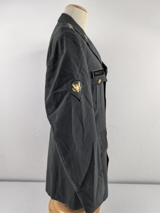 U.S. Army officers 1980 dated Coat, mens , tropical. , size 41L. Pretty sure put together by a collector.