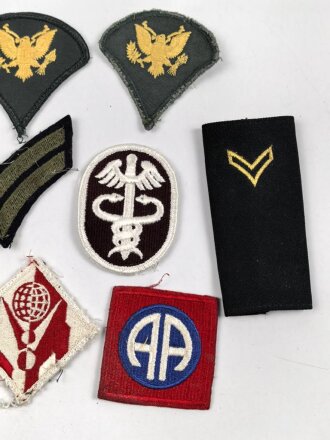 U.S. Army insignia lot