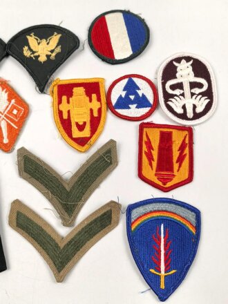 U.S. Army insignia lot