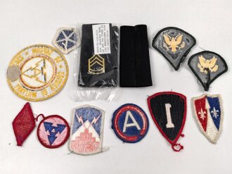 U.S. Army insignia lot