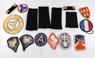 U.S. Army insignia lot