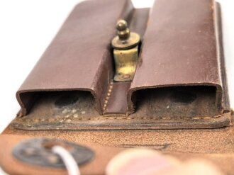 U.S. 1946 dated leather magazine pouch