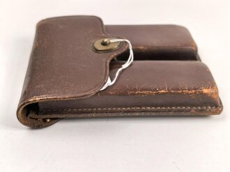 U.S. 1946 dated leather magazine pouch