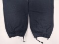 Dunkelblaue Hose für weibliches Personal. Alter und Verwendung unbekannt